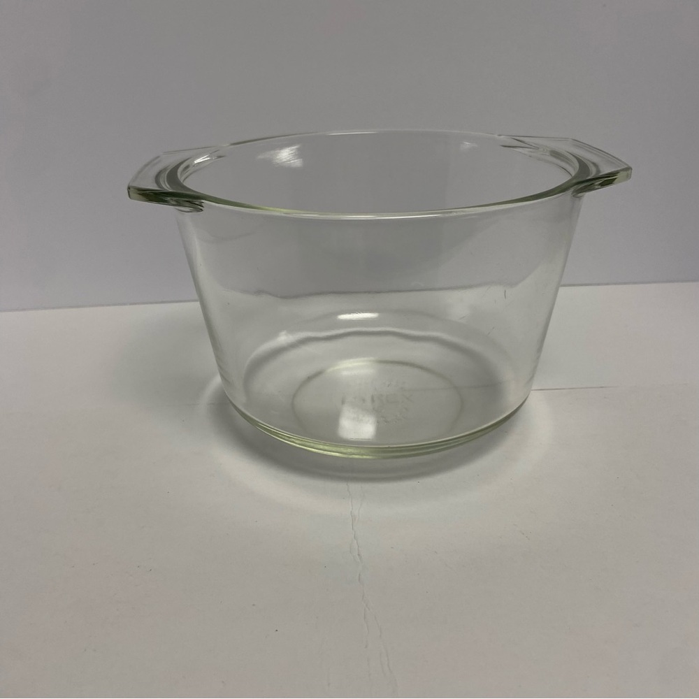 Vintage PYREX Mixing Bowl #343.  1960’s.  Very good condition.  No chips/cracks.